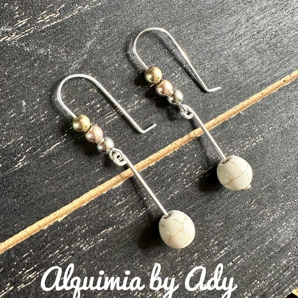 Alquimia Silver and Gold Dangle Earrings with Linear Design - Picture 1 of 1